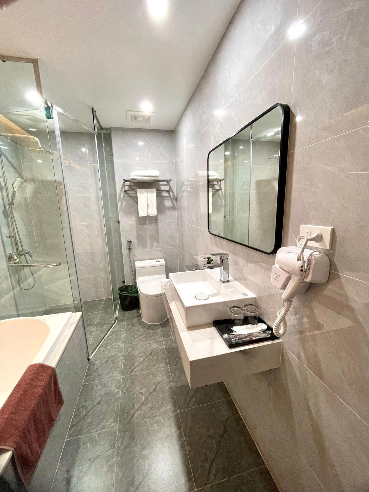 Central Halong Hotel Ha Long Buitenkant foto