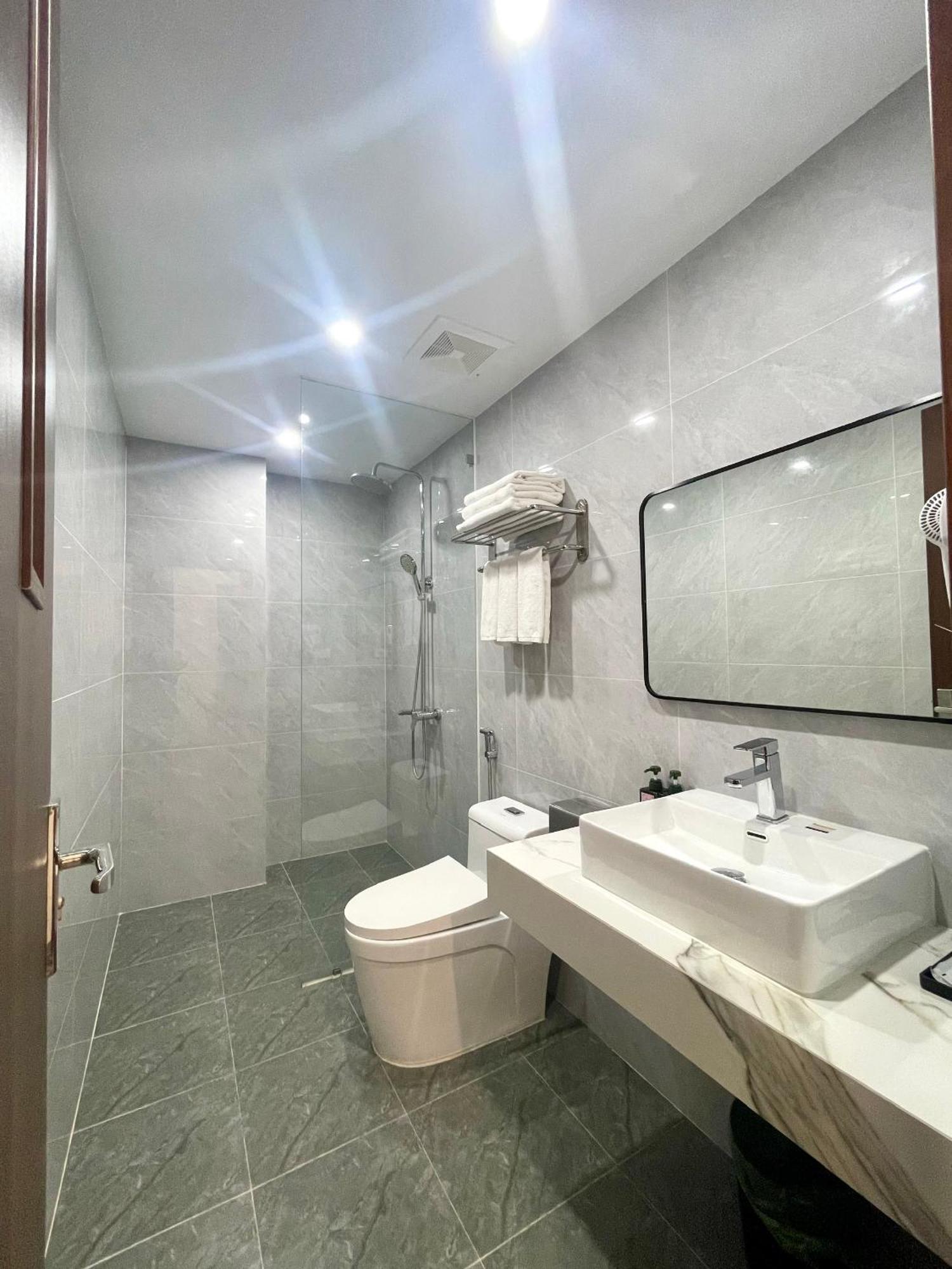 Central Halong Hotel Ha Long Buitenkant foto